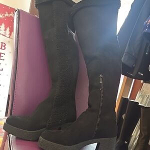 Black Women's Knee-High Boots